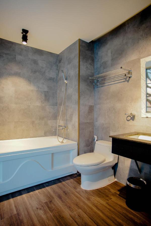 La Hotel Binh Tan Ho Chi Minh City Exterior photo